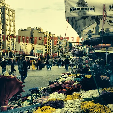 塔克西姆科特恩套房酒店 酒店