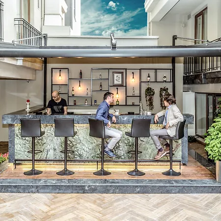 塔克西姆科特恩套房酒店 酒店