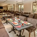 Hotel Keten *
